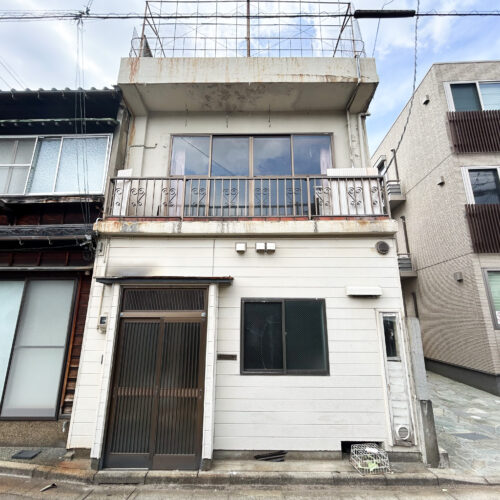 金沢駅まで徒歩10分！コンビニ徒歩1分！【芳斉2丁目】