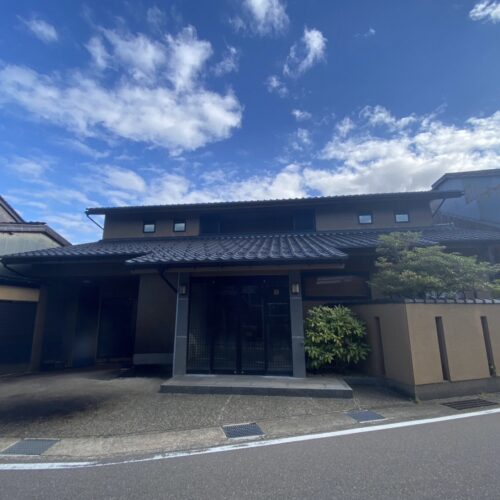 元飲食店の店舗付き住宅！部屋数多数☆【金石通町】