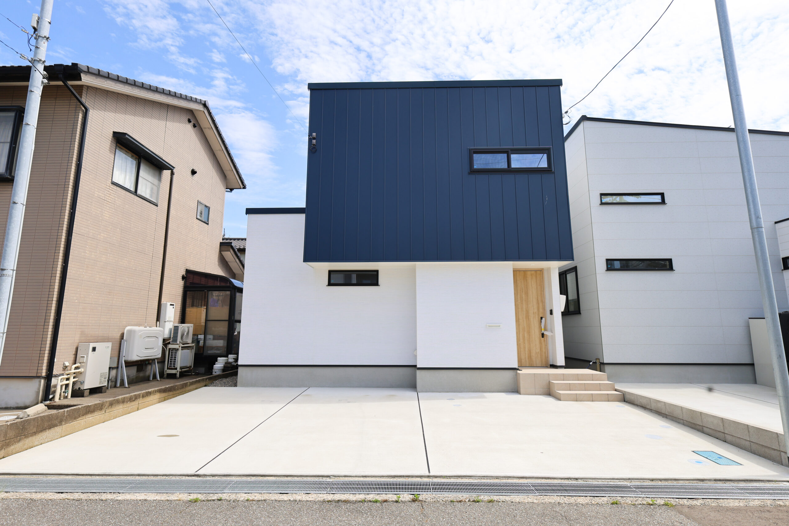 築1年ほぼ未使用☆ 便利な人気エリアの 築浅美邸!【宮永市町】