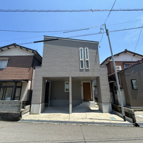 ビルトインガレージのお家【白山市坂尻町】