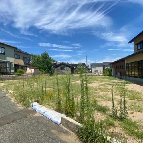 ゆとりの約110坪！大きな土地をお探しの方に♪【大根布4丁目】