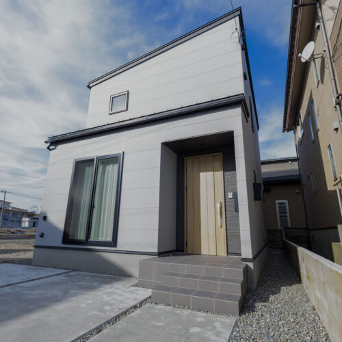 造作洗面×1Fファミクロ+サンルーム！ 暮らしやすさを詰め込んだ３LDK☆【金沢市畝田西3丁目】