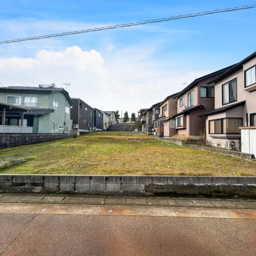 約220坪の大きな敷地！住宅はもちろん事業用としても◎【大根布1丁目】