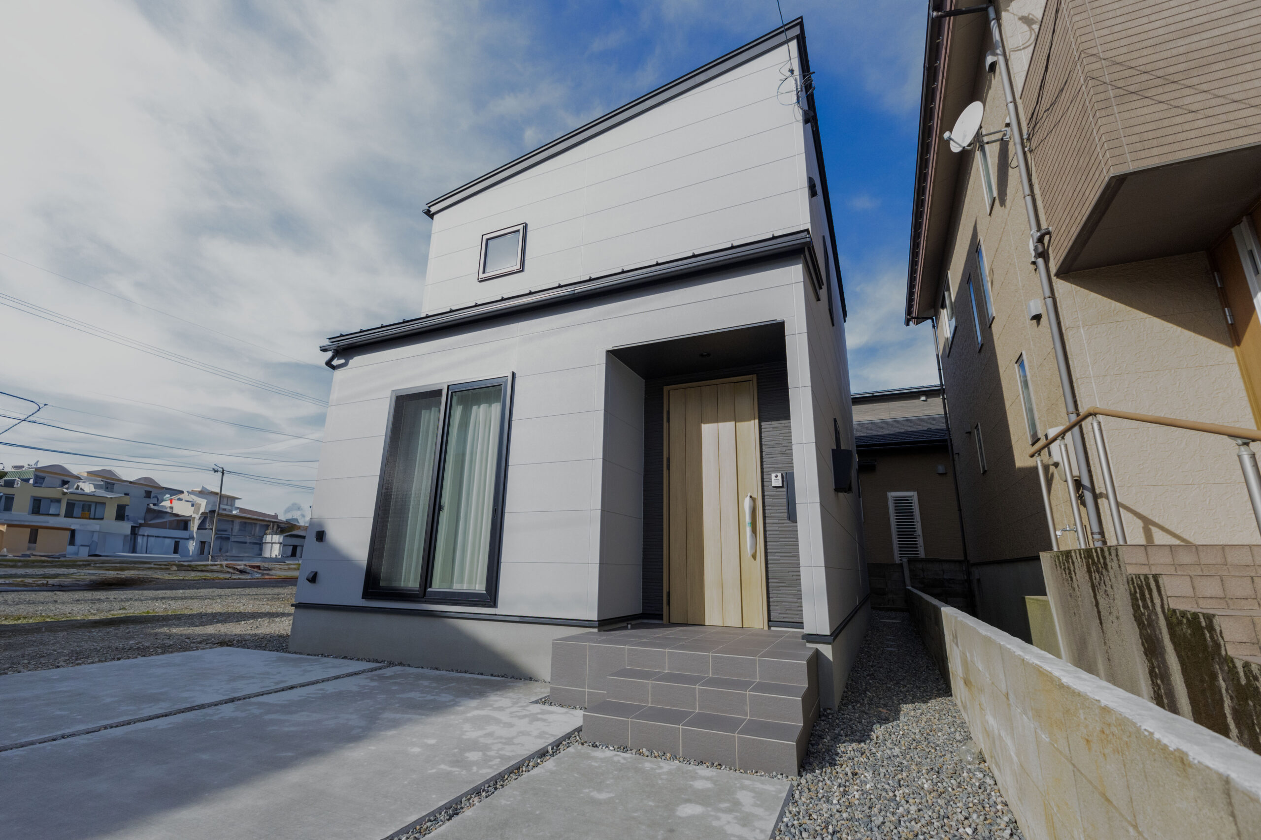 【金沢市畝田西】造作洗面×1Fファミクロ+サンルーム｜木曳野小学校（徒歩6分）