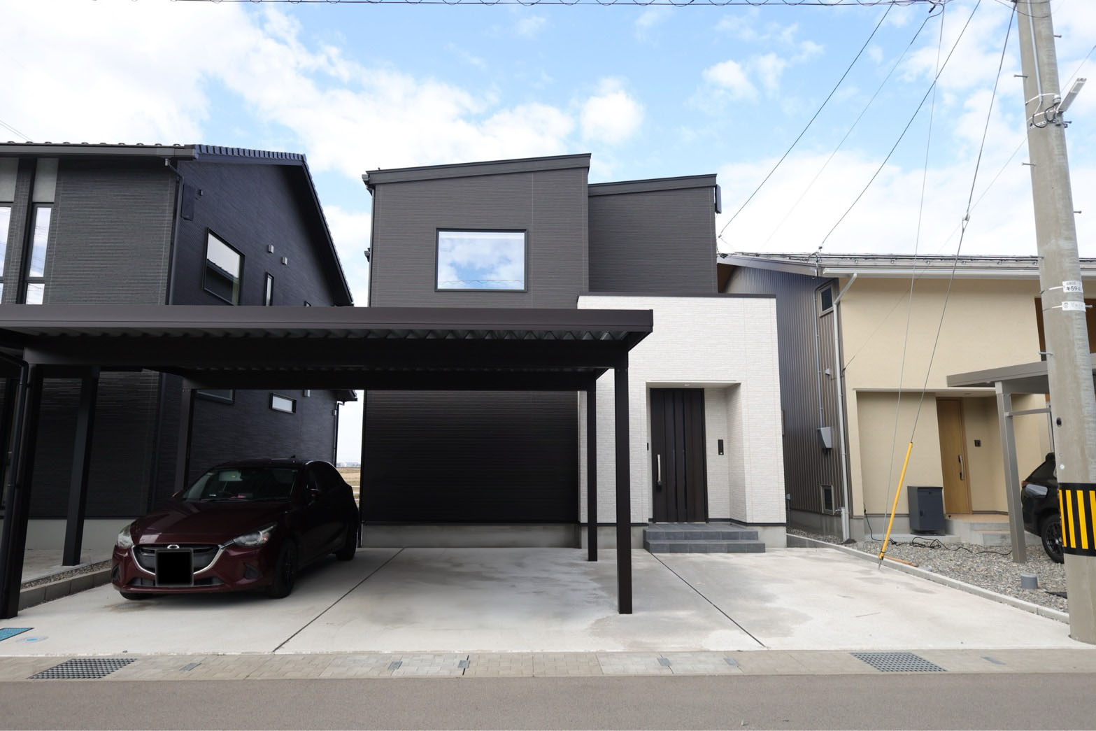 【白山市安養寺町】築1年｜広陽小学校（徒歩12分）｜吹抜け×アイランドキッチンの築浅美邸☆